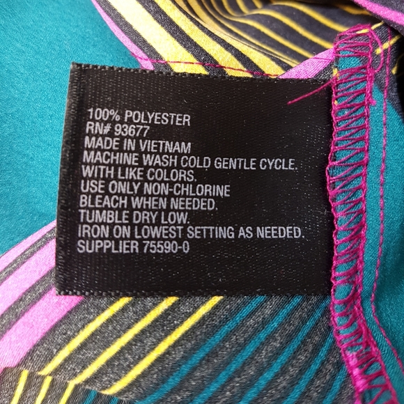 Vintage, Bright Geometric, sleeveless blouse. - Picture 7 of 7